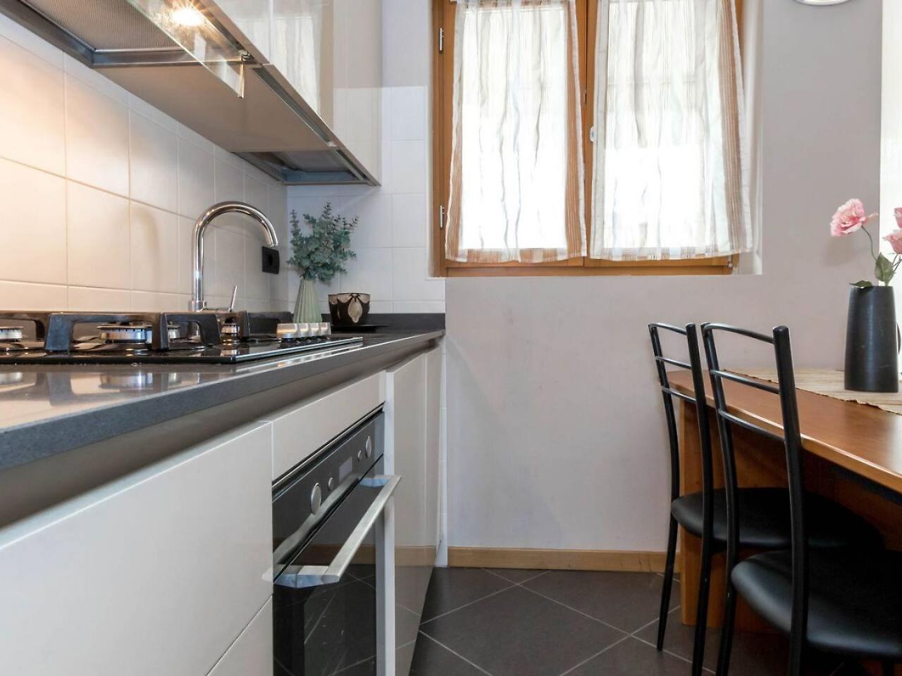 Altido For 4 With Terrace In A Quiet Residential Area Appartement