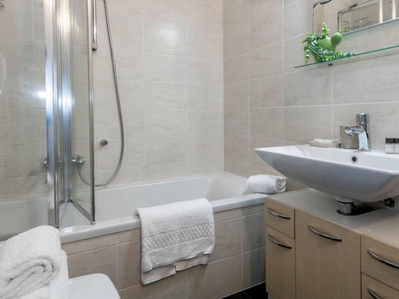 Appartement Altido For 4 With Terrace In A Quiet Residential Area